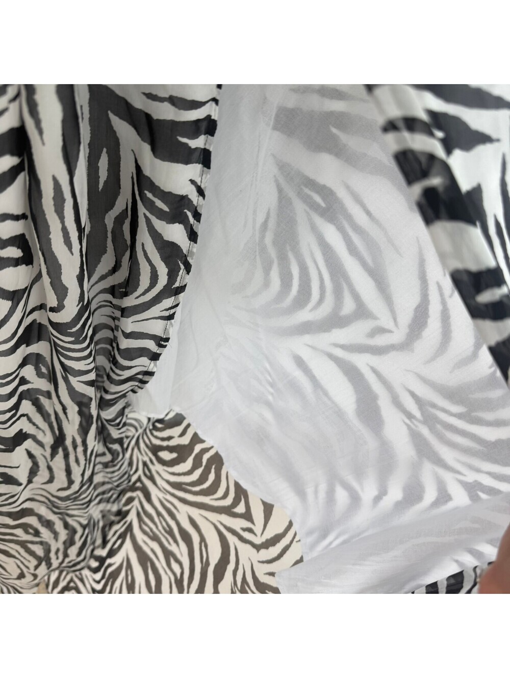 Chasing Unicorns Zebra Print Silk Long Sleeve Coverup Vacation Dress Size M - Picture 6 of 7